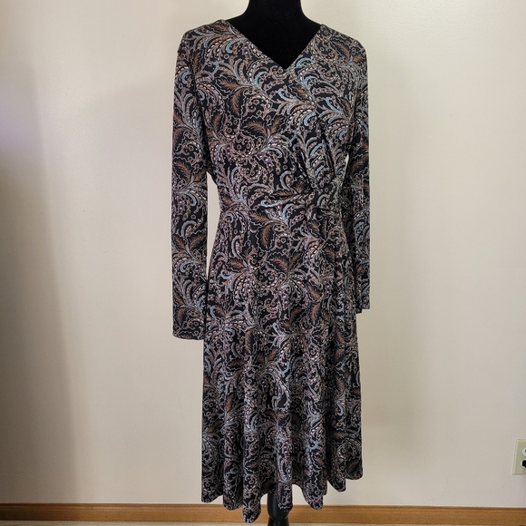 Talbots Dresses & Skirts - Talbots petite Large dress black multy color